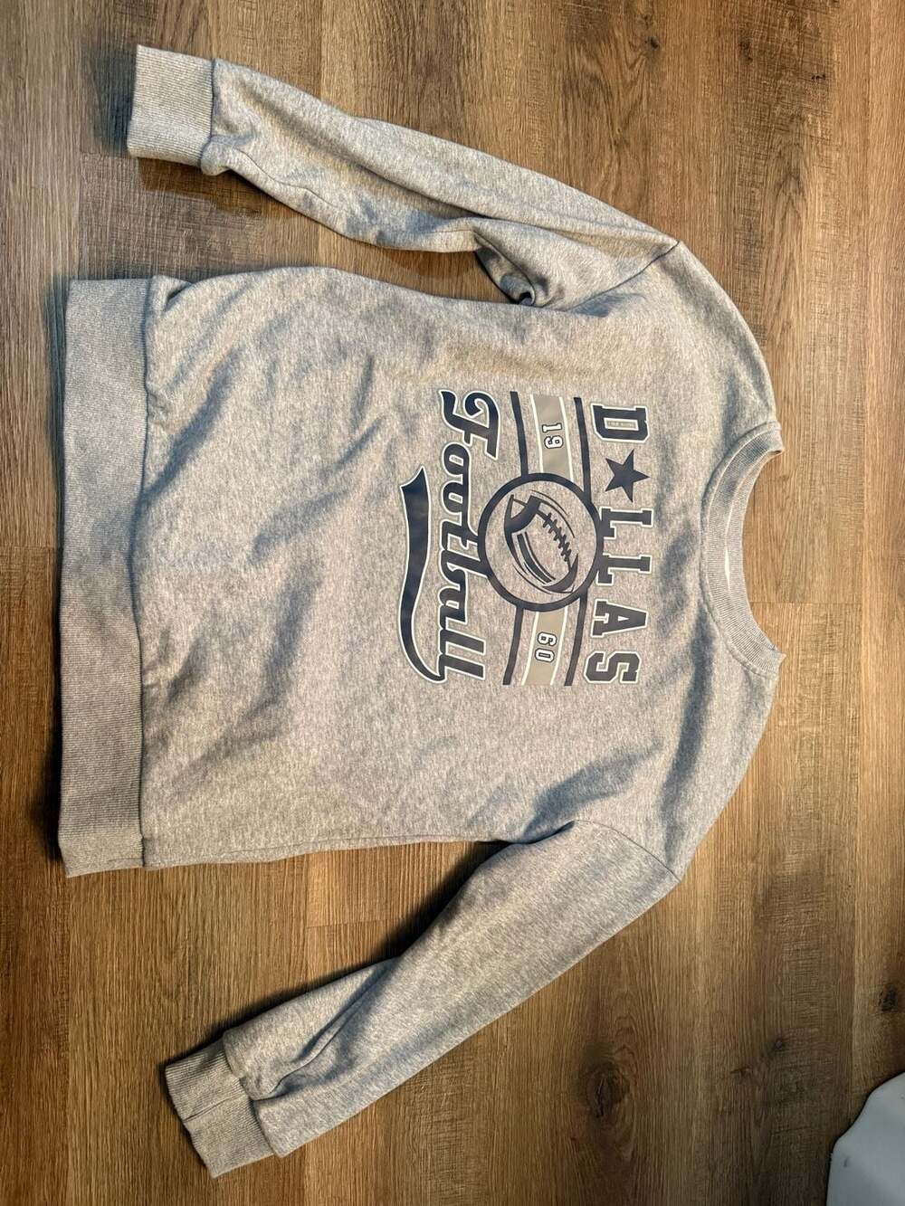 Dallas Football Graphic Sweatshirt Size M Gray Crewneck
